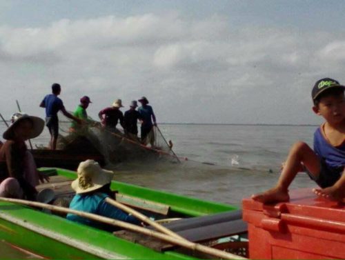 ​បទល្មើស​នេសាទ ទ្រង់ទ្រាយ​ធំ កំពុង​កើតមាន​ពេញបន្ទុក​នៅ​តំបន់​បឹង​ទន្លេសាប​ក្នុង​ភូមិសាស្ត្រ​ទឹកដី​ខេត្ត​កំពង់​ធំ​