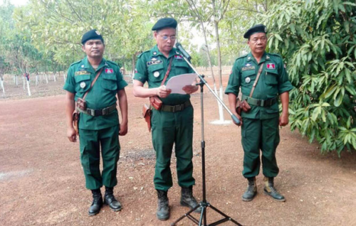 ឈ្មោះ​ជន់​រដ្ឋាមន្ត្រី​នគរបា​ល​ការពារ​ព្រំដែន​លេខ​៩០៥​ឃុប​ឃឹត​ចាប់ជម្រឺត ពលករ​ឆ្លងដែន​កាប់​ឈើ​ក្រញូង​!