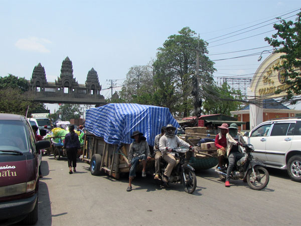 ថ្ងៃ​បន្ទាប់​ពី​ការព្រមាន​រឿង​ពុករលួយ​ក្នុង​អង្គភាព​កាំកុងត្រូល​ប៉ោយប៉ែត​មិន​ទាន់​បកស្រាយ​!