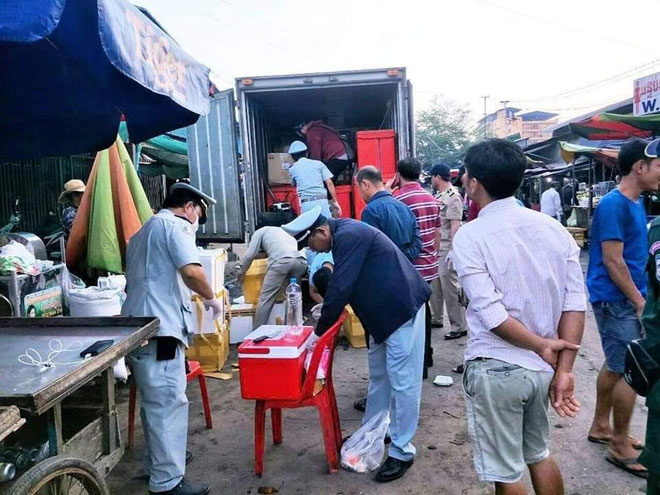 ​ចាប់​បាន​បង្គា​នាំចូល​ពី​វៀតណាម​តាម​ច្រក​ព្រែក​ចាក​៩០០​គីឡូ​មាន​សារធាតុ​គីមី​