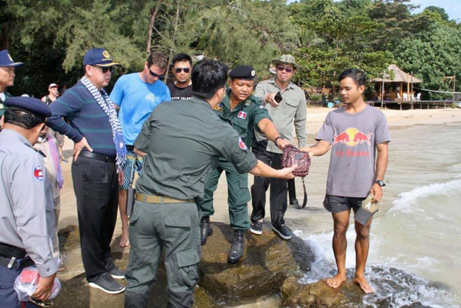 រ​ក​ឃើញ​សព​ទេសចរណ៍​ស្ត្រី​ជនជាតិ​អង់គ្លេស​បន្ទាប់ពី​បាត់​ខ្លួន​៧​ថ្ងៃ​នៅ​ចម្ងាយ​ជិត​១០០​គីឡូ​ម៉ែត​ពី​កោះរ៉ុង​?