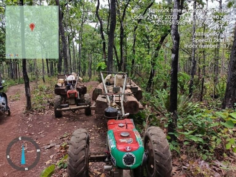 គោយន្ត​កន្ត្រៃ​ប្រមាណ​ជិត​២០០​គ្រឿង​សម្រុក​ដឹកជញ្ជូន​ឈើ​ខុស​ច្បាប់​ក្នុង​ដែន​ជម្រក​សត្វព្រៃ ព្រៃ​ឡង់​ដឹក​ចូល​ក្រុមហ៊ុន​ស៊ី​ង បាយ​អូ​ថេក​