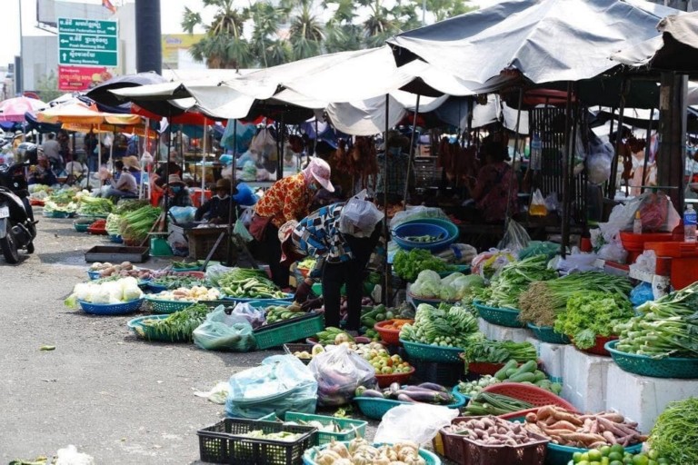 ​រាជធានី​ភ្នំពេញ មិន​ប្រមូល​ភាស៊ី​និង​ការបង់ថ្លៃ​ផ្សេងៗ ពី​អ្នកលក់ដូរ​តាម​កញ្ច្រែង កញ្ជើ ល្អី និង​ការលក់ដូរ​ចល័ត​គ្រប់​ប្រភេទ​!